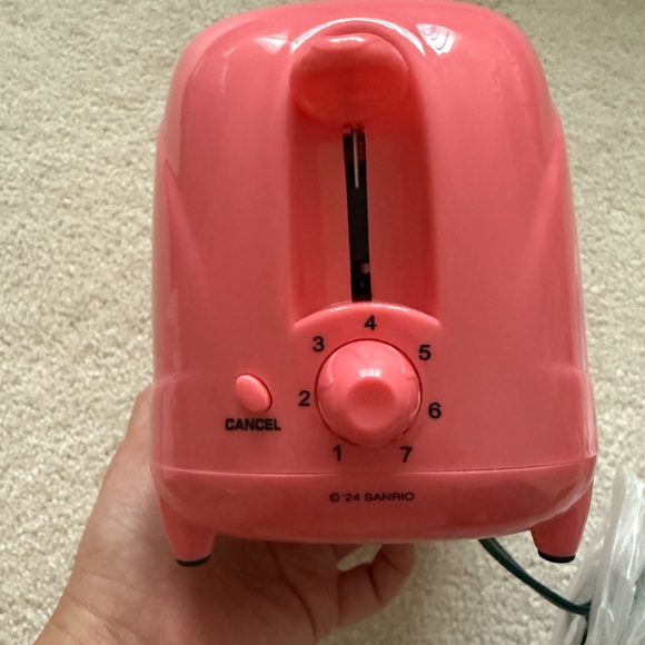 Hello Kitty Toaster - Picture 3 of 9